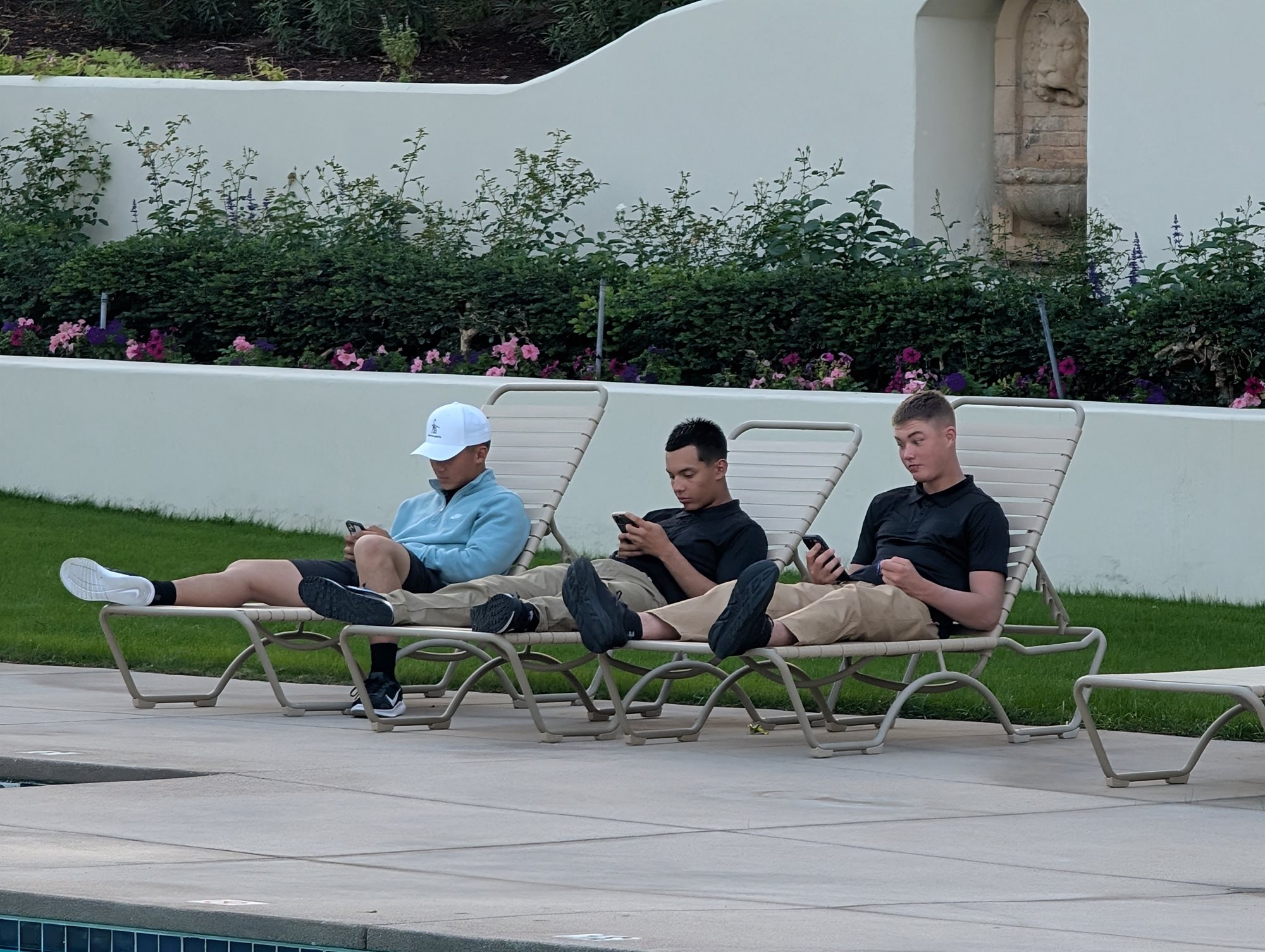 PXL_20251128_001050160